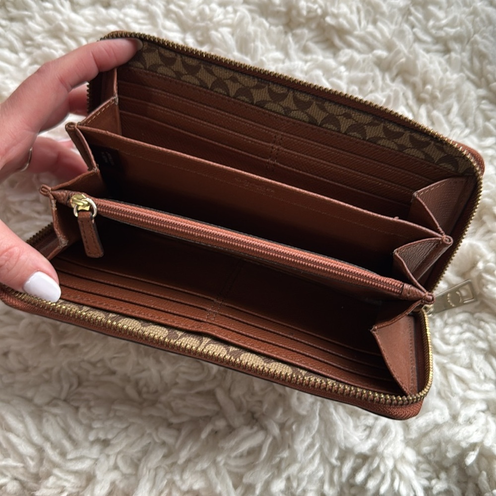 Coach Accordion Zip Wallet - Picture 5 of 8